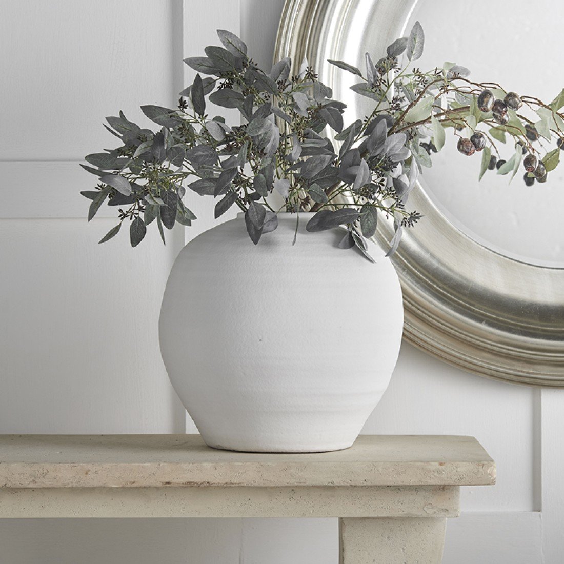 https://www.lucywillow.co.uk/image/cache/catalog/Lucy%20Willow/Accessories/Vases/VASE%202_JUNE%20XL-1100x1100.jpg